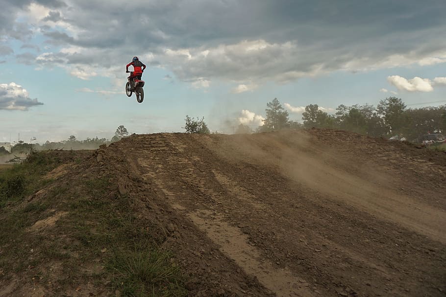 motocross-dirt-bike-ramp-sport-motorbike-riding-offroad-race