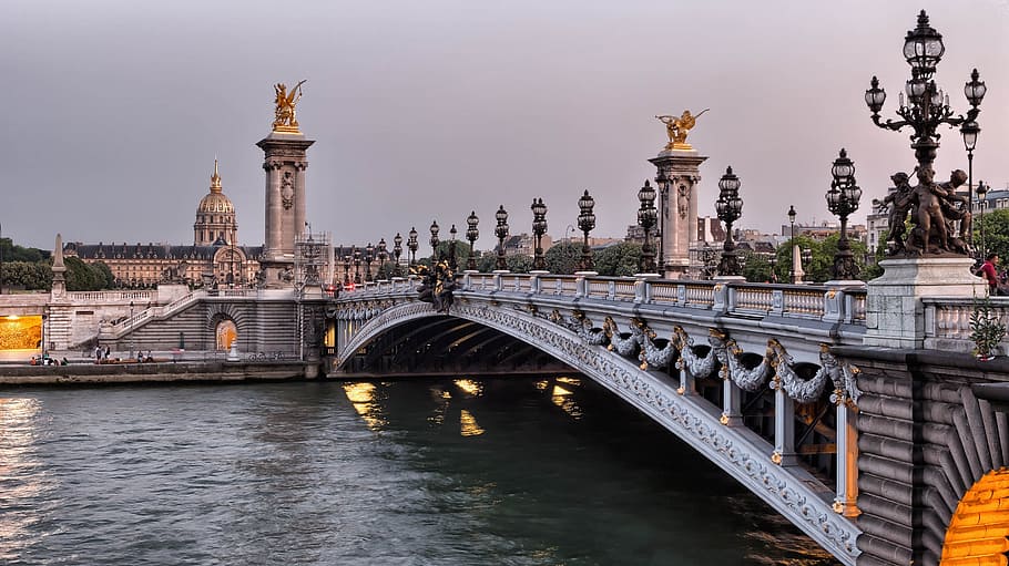สะพานคอนกรีตสีเทา, แม่น้ำแซน, สะพาน, ปารีส, ฝรั่งเศส, ปองต์อเล็กซานเดอร์ iii, น้ำ, สถาปัตยกรรม, ประวัติศาสตร์, cityscape, การท่องเที่ยว, ในเมือง, สถานที่สำคัญ, การท่องเที่ยว, ดู, พลบค่ำ, ตอนเย็น, การสะท้อน, ประวัติศาสตร์, ยุโรป, วอลล์เปเปอร์ HD