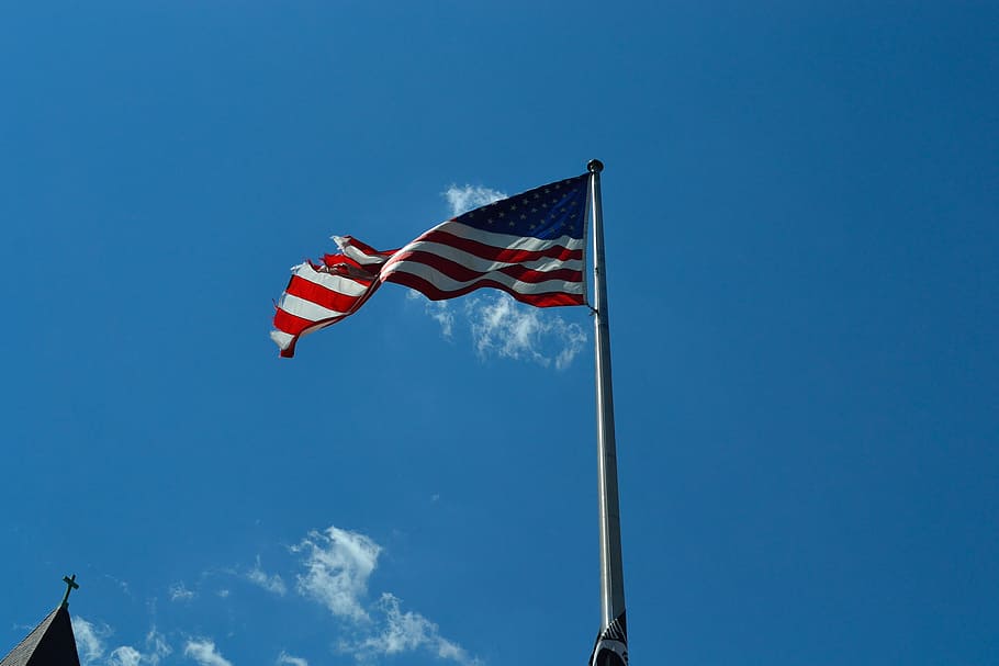 ธงชาติอเมริกาตอนกลางวัน], ธงชาติอเมริกา, ธง, พระสิริเก่า, ธงที่ตีสภาพอากาศ, สงคราม, โบกธงอเมริกัน, พื้นหลังธงชาติอเมริกา, อเมริกัน, สัญลักษณ์, ชาติ, สหรัฐอเมริกา, รักชาติ, สห, Dom, ความรักชาติ, ลายเส้น, ความภาคภูมิใจ, เรา , ความเป็นอิสระ, รัฐบาล, ลม, ลมแรง, ท้องฟ้าแจ่มใส, ท้องฟ้า, แนวนอน, ประชาธิปไตย, ความรุ่งโรจน์, สีแดง, สีน้ำเงิน, วันที่ 4 กรกฎาคม, อนุสรณ์, ขาวแดงและน้ำเงิน, เสาธง, เงยหน้าขึ้นมอง, สูง, u, s, a, วอลล์เปเปอร์ HD