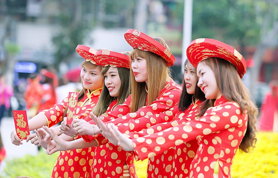 Five Women In Red And White Polka Dot Cheongsam Dress Standing, enjoy, festival, fun, girls, group, happy, joy, outdoor, Parade, people, street, wear, women, วอลล์เปเปอร์ HD