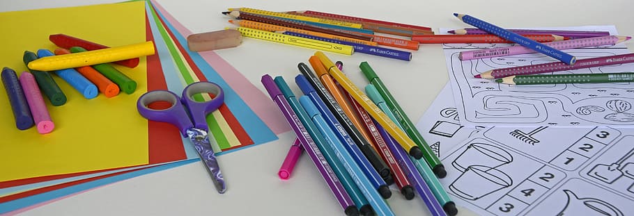 ปากกาและดินสอสี, ปากกาปลายสักหลาด, ดินสอสี, ดินสอสี, ปากกา, วาด, สี, ดินสอสี, มีสีสัน, สี, โรงเรียนอนุบาล, ชอล์ก, โรงเรียนอนุบาล, แบบฝึกหัด, กรรไกร, ยางลบ, กระดาษ, กระดาษที่มีสีสัน, คนจรจัด, ตัด, ส่วนหัว, แบนเนอร์เครื่องเขียนลบภาพหัว, วอลล์เปเปอร์ HD