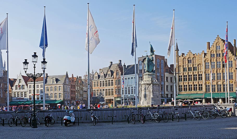 Bruges, ตลาดเก่า, Stadtmitte, Centrum, ทาวน์เฮาส์, บ้านหน้าจั่ว, ศูนย์, ภาพนิ่ง, ฐาน, jan breidel และการแยกชิ้นส่วนของ pieter, นักสู้ในบ้าน, อนุสาวรีย์, ธง, สถานที่น่าสนใจ, ในอดีต, มรดกโลก, เมืองเก่า, ใจกลางเมืองประวัติศาสตร์ , เมืองในยุคกลาง, ฟลาเมน, แฟลนเดอร์ส, เบลเยี่ยม, วอลล์เปเปอร์ HD