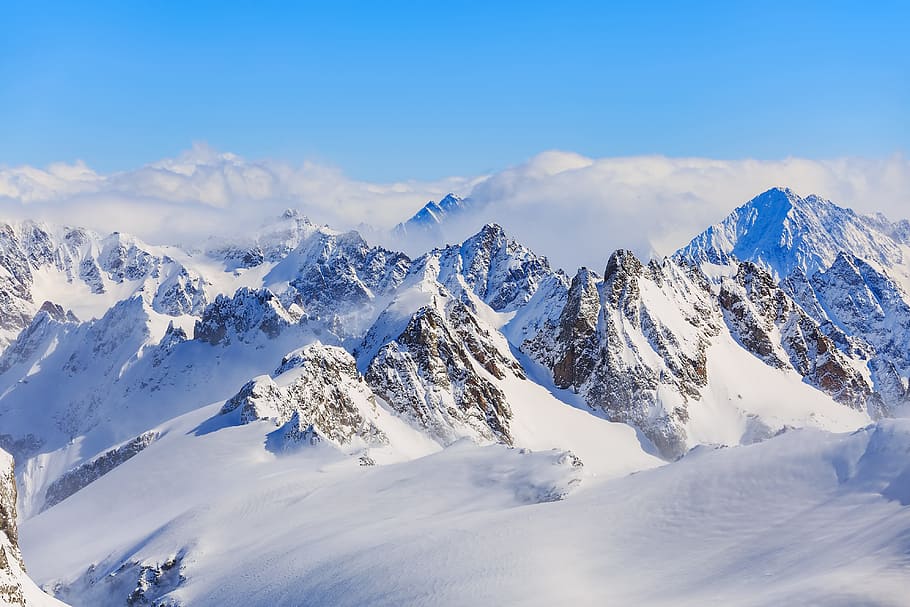 ภูเขาหมวกหิมะในตอนกลางวัน, Titlis, อัลป์, สวิสอัลป์, เทือกเขาแอลป์, การท่องเที่ยว, ปลายทางการเดินทาง, สวิตเซอร์แลนด์, สวิส, ฤดูหนาว, ฤดูหนาว, ดู, ภูเขา, ยอด, จุดสูงสุด, หิน, หน้าผา, ลาดชัน, เมฆ, หิมะ, ขาว, ท้องฟ้า, สีฟ้าธรรมชาติภูมิทัศน์ obwalden เอนเกลเบิร์กเบิร์นยุโรปยุโรป, วอลล์เปเปอร์ HD