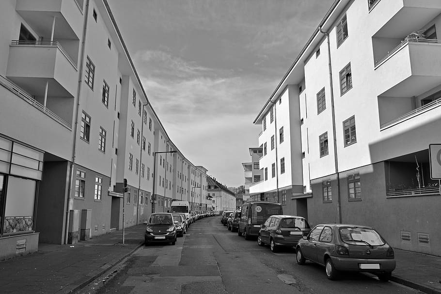 Bauhaus, road, due to the escape point, vanishing point, perspective ...